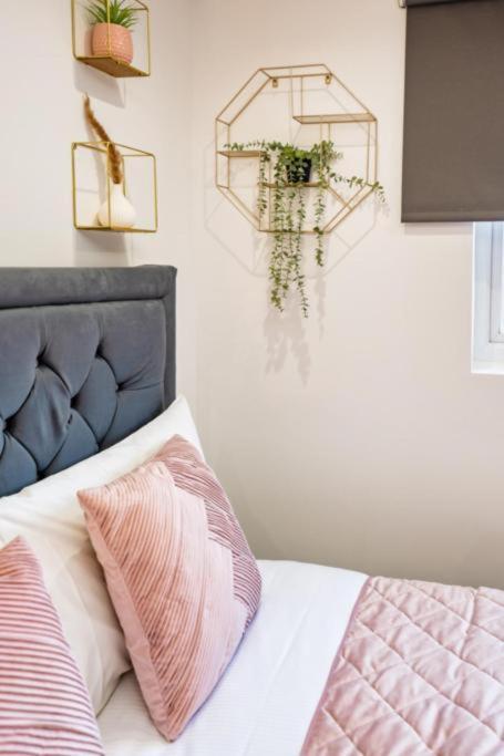 Heathrow Guest House - Oakway Feltham Εξωτερικό φωτογραφία
