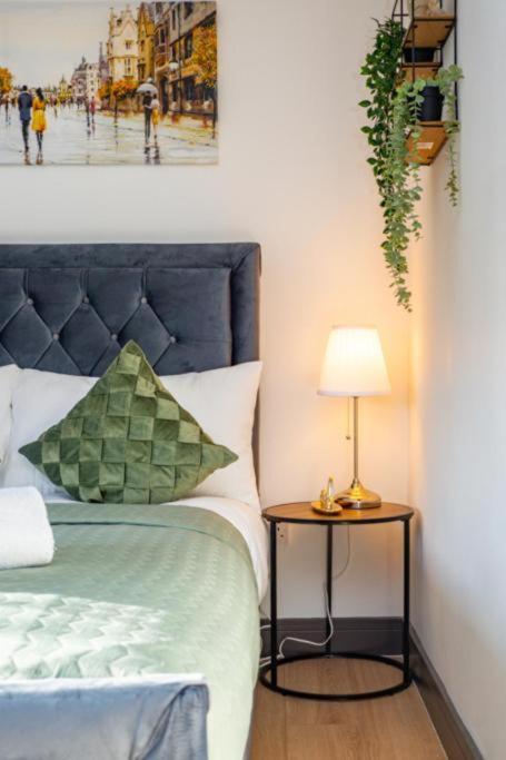 Heathrow Guest House - Oakway Feltham Εξωτερικό φωτογραφία
