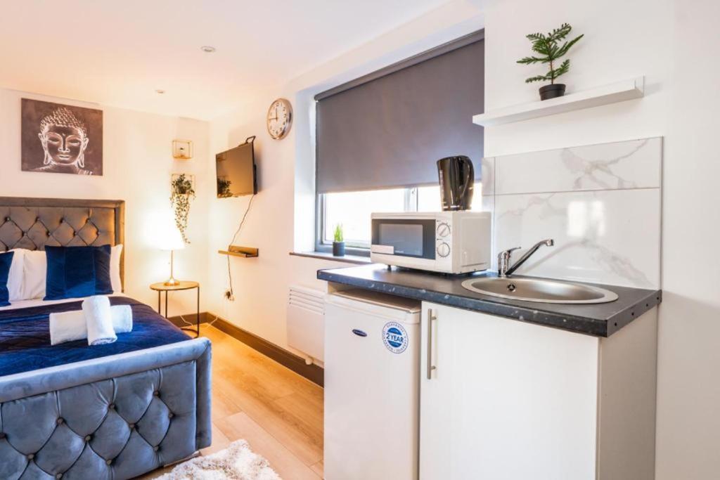 Heathrow Guest House - Oakway Feltham Εξωτερικό φωτογραφία