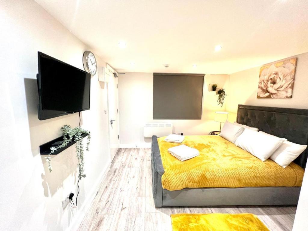 Heathrow Guest House - Oakway Feltham Εξωτερικό φωτογραφία