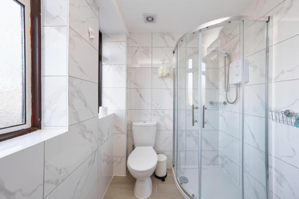Heathrow Guest House - Oakway Feltham Εξωτερικό φωτογραφία